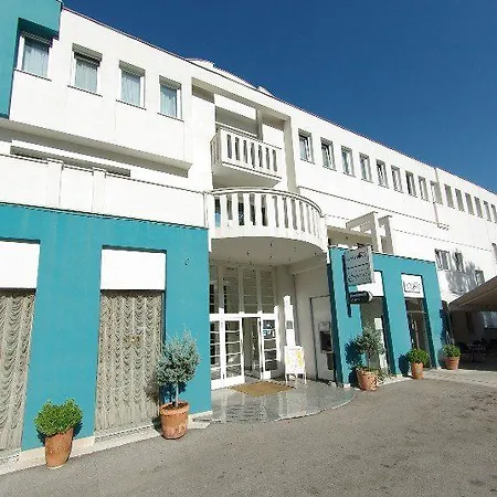Sv. Mihovil Hotel Trilj