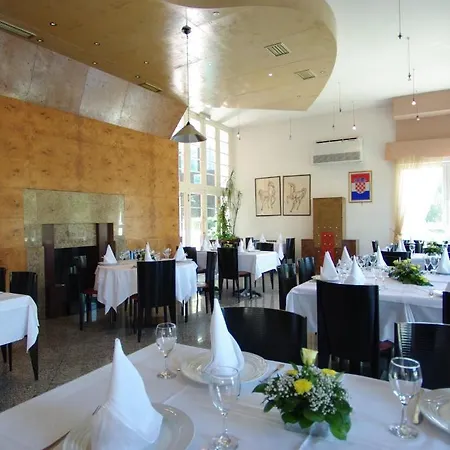 Hotel Sv. Mihovil 3*